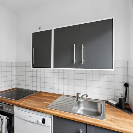 Apartment Modernes 3 Frisch Saniert Und Moebliert *